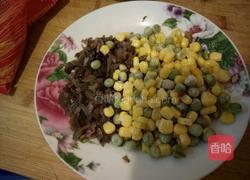 抱蛋黑椒意面的做法图解5