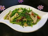 香菇炒香芹