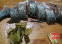 酸菜鲈鱼汤的做法图解1