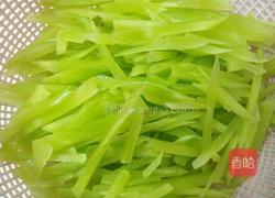 蚝油炒莴笋的做法图解4