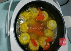 胡萝卜玉米排骨汤的做法图解5