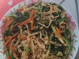 豆腐皮炒韭菜