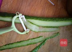 凉拌花朵黄瓜的做法图解4