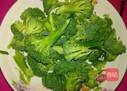 凉拌西兰花的做法图解1
