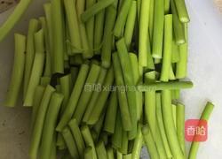 蒜苗炒腊肉的做法图解1