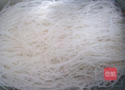 鸡蛋炒米粉的做法图解1
