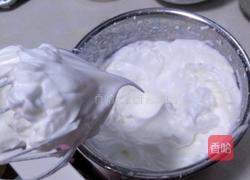 红曲粉奶油蛋糕卷的做法图解6
