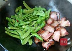 荷兰豆炒腊肉的做法图解5
