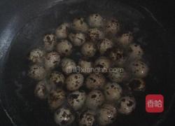 虎皮鹌鹑蛋的做法图解1