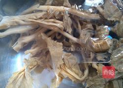 大头菜叶蒸肉饼的做法图解1
