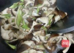 蘑菇炒肉的做法图解7