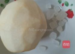 冰糖雪梨的做法图解1