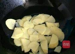 辣白菜炒土豆片的做法图解3