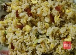 香肠炒饭的做法图解4