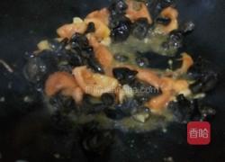 平菇炒木耳的做法图解5