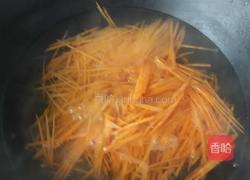 胡萝卜拌粉丝的做法图解2