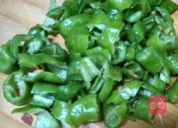 辣椒炒肉的做法图解2