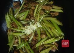 芹菜炒肉的做法图解7