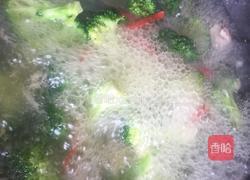 西兰花滑肉片的做法图解3