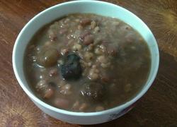 红小豆薏仁米桂圆枣粥