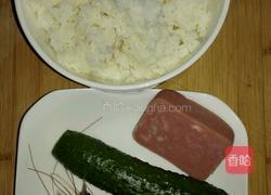 菠萝炒饭的做法图解1