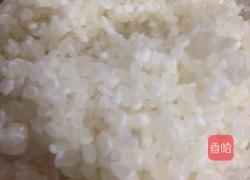 皮蛋肉末粥的做法图解1