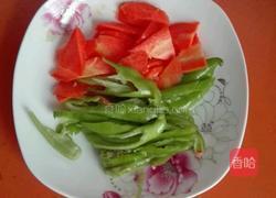 青椒胡萝卜炒彩色虫虫面的做法图解3
