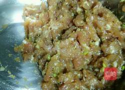韭菜肉馅烫面蒸饺的做法图解2