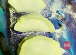 韭菜肉馅烫面蒸饺的做法图解5