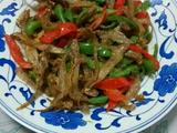炒小鱼干