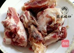 红景天藏雪莲炖棒子骨的做法图解3