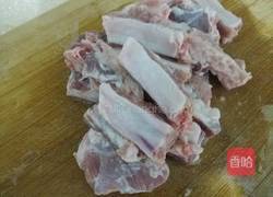 飘香排骨的做法图解1