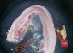 平菇扣肉的做法图解2
