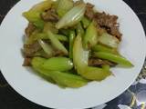 西芹炒牛肉