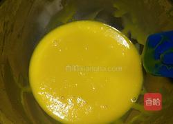 蓝莓奶油蛋卷的做法图解4