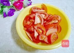 番茄鲫鱼汤的做法图解1