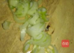 韭菜炒土豆丝千叶豆腐小肠的做法图解3