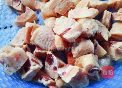 板栗干菇炒鸡腿的做法图解3