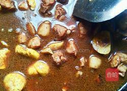板栗干菇炒鸡腿的做法图解6