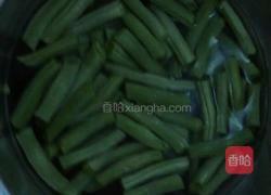 土豆炖豆角炒肉的做法图解2