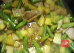 土豆炖豆角炒肉的做法图解7