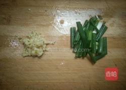口蘑炒瘦肉的做法图解2