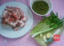 绿豆排骨汤的做法图解1