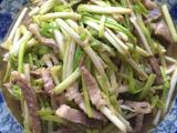 蒜苗炒肉丝
