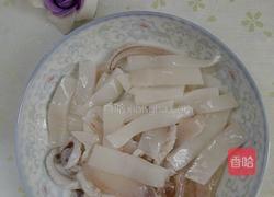 鱿鱼炒胡萝卜的做法图解2