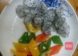 火龙果黑椒牛肉丁的做法图解2