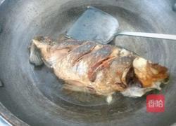 红烧鲫鱼萝卜的做法图解3