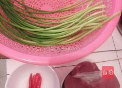 蒜薹炒肉的做法图解1