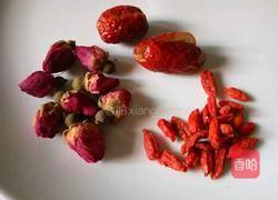 红枣枸杞玫瑰花茶的做法图解1