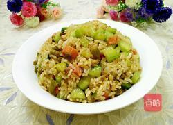 黄瓜火腿炒饭的做法图解8